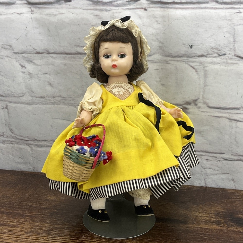 Madame Alexander Vintage International French 790 Doll 8 inch With Stand